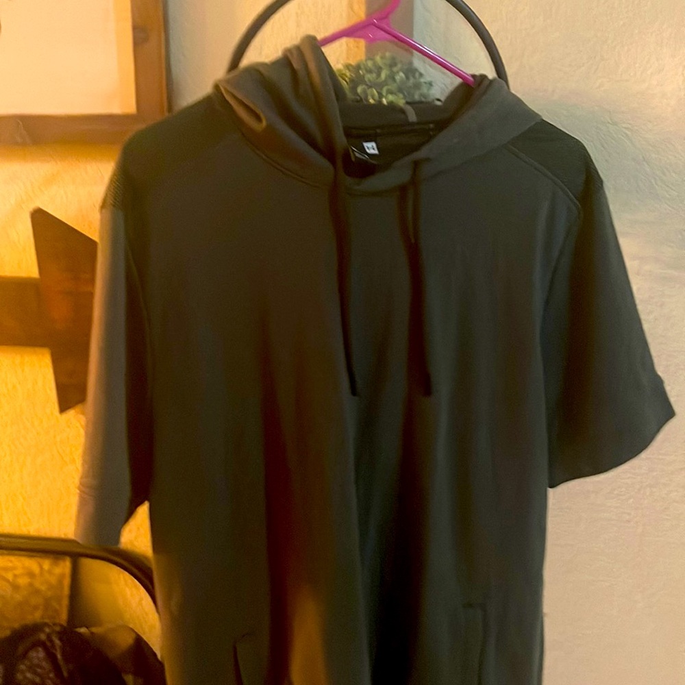 Under armor short sleeve hoodie